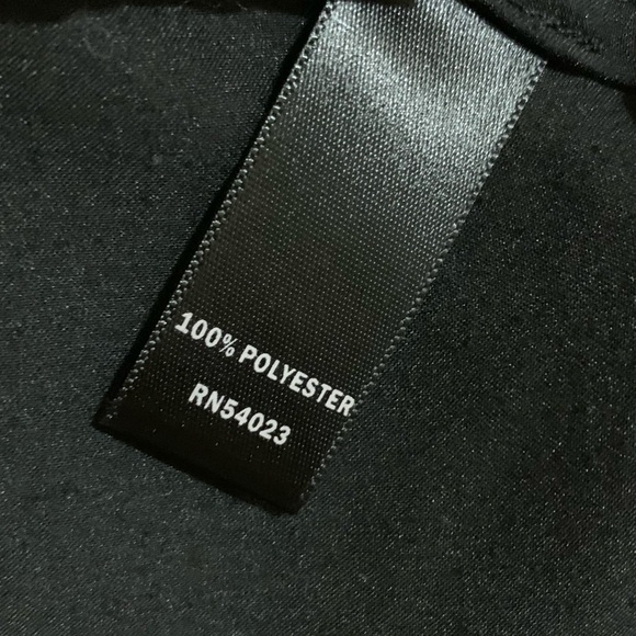 Banana Republic Timeless Classic Sleeveless Tank in Black. Size Small - Picture 4 of 6